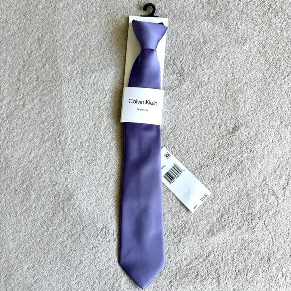 NWT Calvin Klein Boys Lavender Adjustable Zipper Neck Tie - Picture 1 of 8